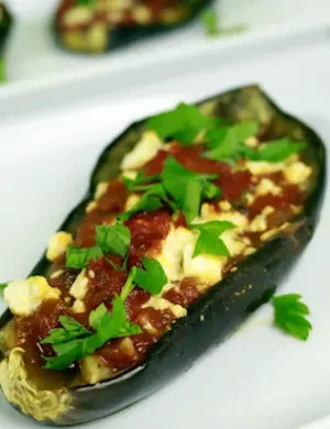 Баклажан фаршированный сыром Фета