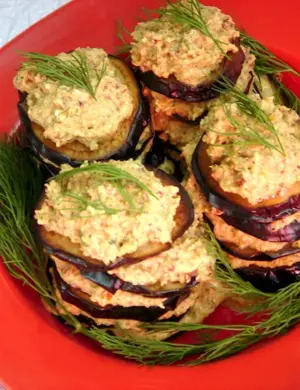 Баклажаны с орехами