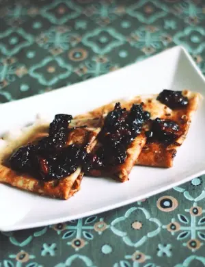 Блинчики с черносливом и орехами