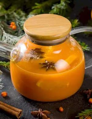 Чай с облепихой розмарином и апельсином