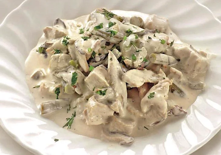 Фрикасе из курицы с грибами