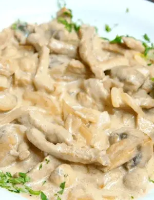 Фрикасе из курицы с шампиньонами