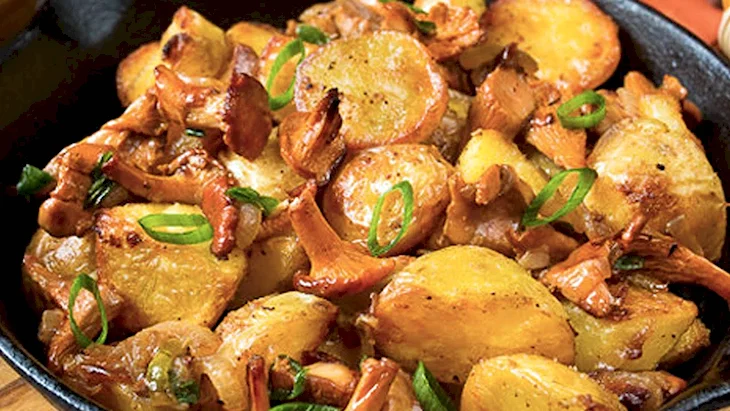 Грибы лисички с картошкой