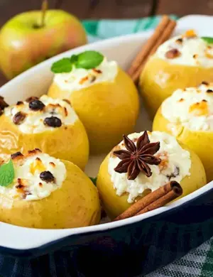 Яблоки фаршированные творогом