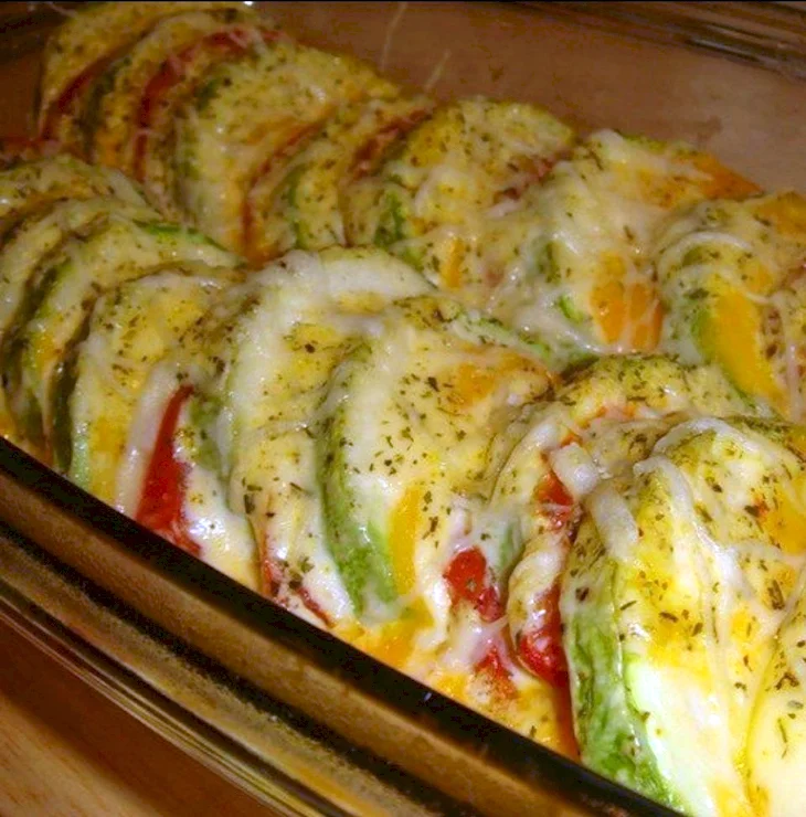 Кабачки с помидорами и сыром