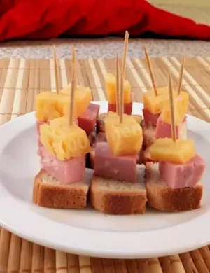 Канапе ветчина сыр черри