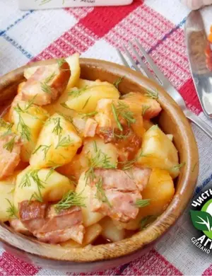 Картофель с копченой грудинкой