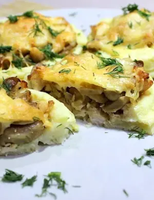Картофельные корзинки с курицей и грибами