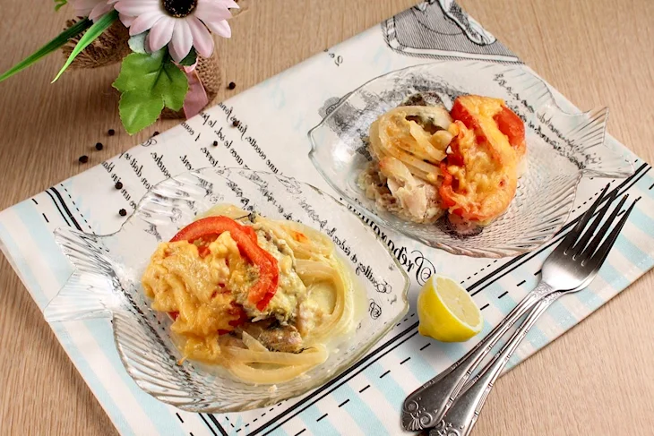 Хек запеченный в фольге с овощами
