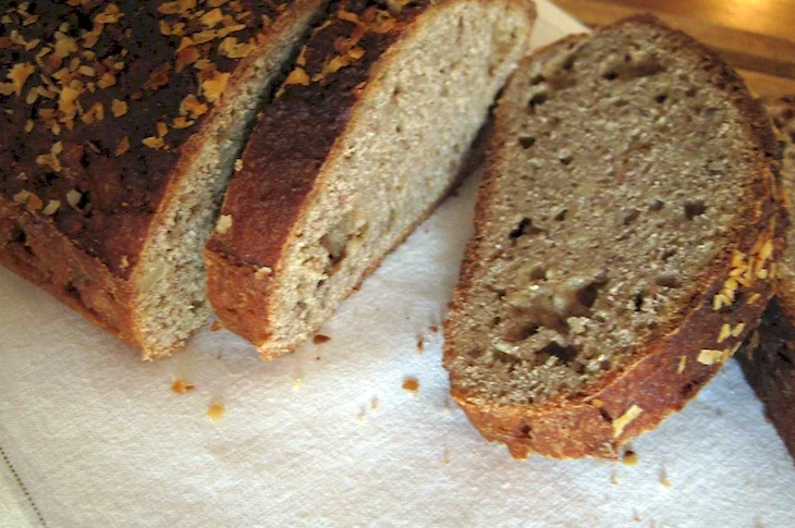 Хлеб цельнозерновой с орехами