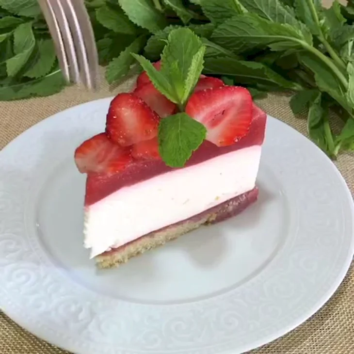 Клубничное суфле для торта