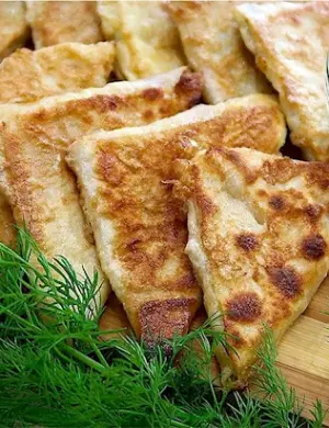 Конвертики из лаваша с творогом и сыром