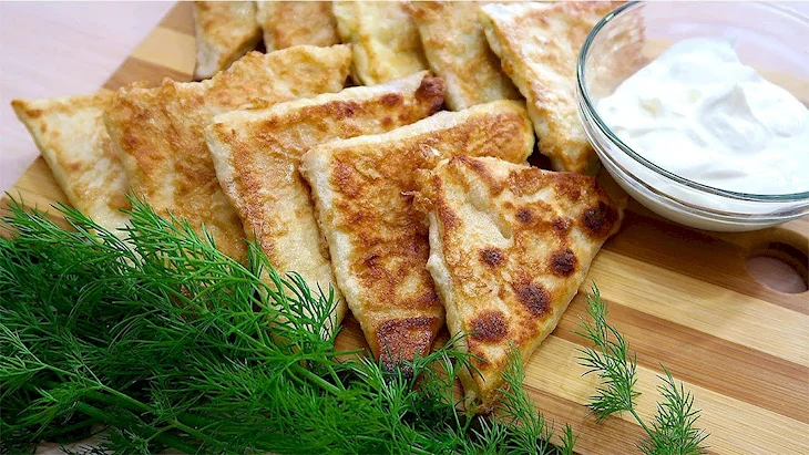 Конвертики из лаваша с творогом и сыром