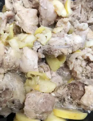 Кролик томленый сливках с овощами