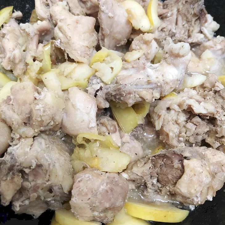 Кролик томленый сливках с овощами
