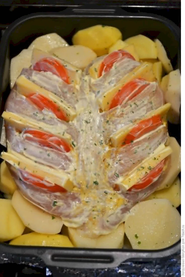 Куриная грудка с картошкой в духовке