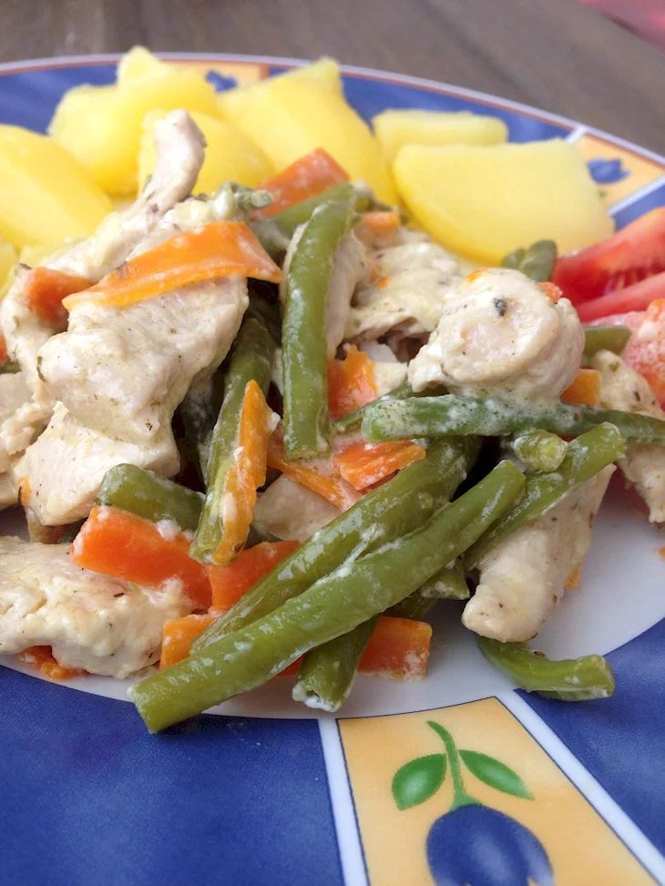 Куриное филе со стручковой фасолью