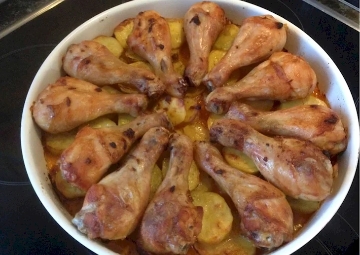 Куриные ножки с картошкой в духовке