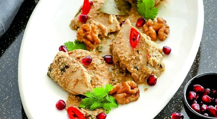 Курица с грецкими орехами по-грузински сациви
