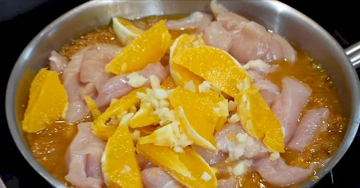 Курица с лимоном чесноком и розовым перцем
