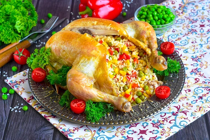 Курица в духовке с рисом целиком