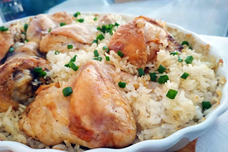 Курица запеченная с рисом в духовке