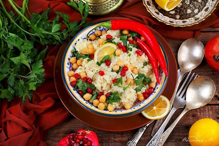 Кускус с нутом и овощами