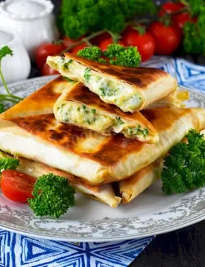 Лаваш с сыром и зеленью