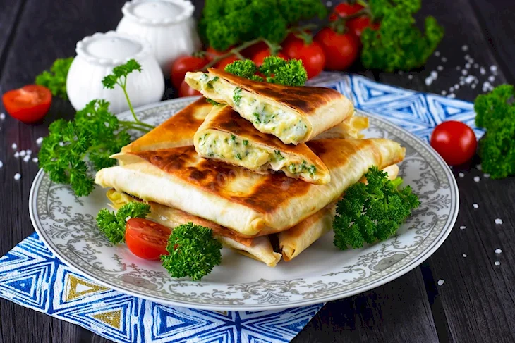 Лаваш с сыром и зеленью