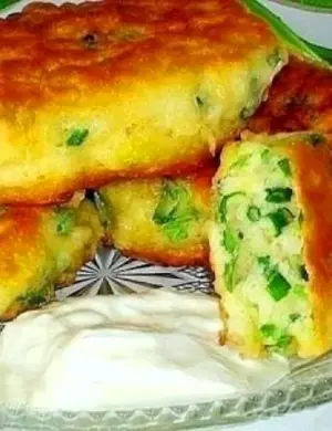 Ленивые пирожки с луком и яйцом