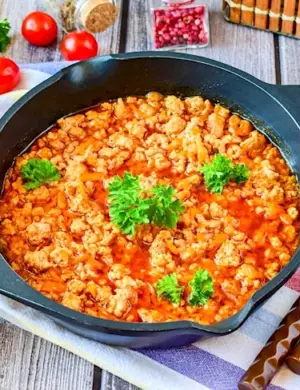Макароны с подливкой из фарша