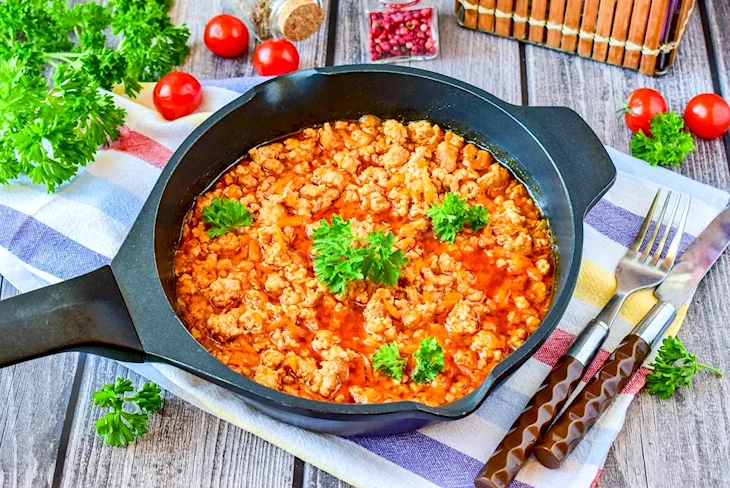 Макароны с подливкой из фарша