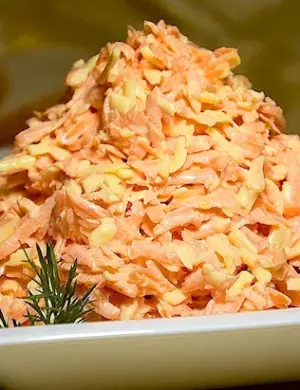 Морковь с чесноком и сыром