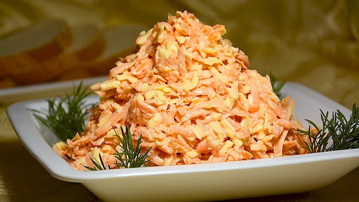 Морковь с чесноком и сыром
