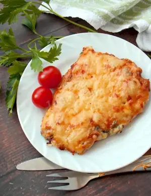 Отбивная с грибами и сыром