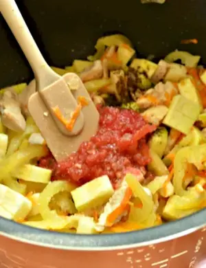 Овощное рагу с кабачками