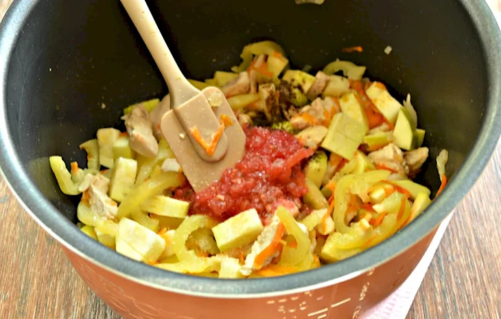 Овощное рагу с кабачками