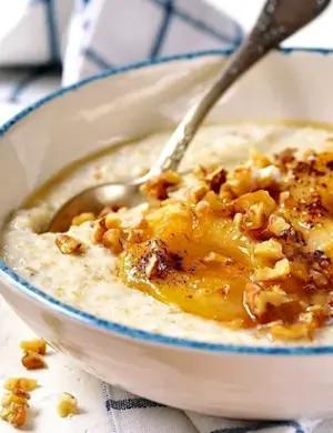 Овсяная каша с медом и орехами