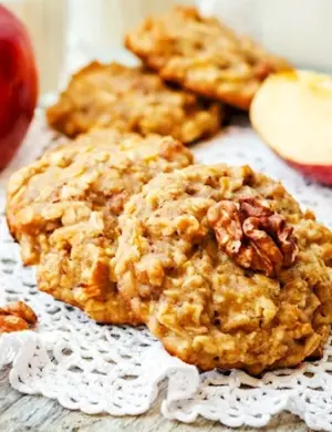 Овсяное печенье с яблоком и корицей