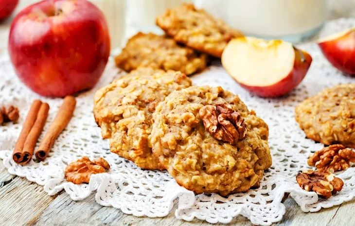 Овсяное печенье с яблоком и корицей