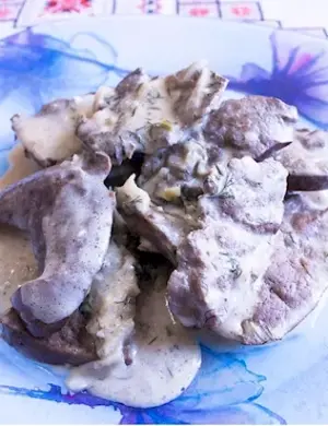 Печень в сырном соусе