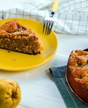 Пирог с грушей и грецкими орехами