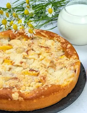 Пирог с персиками