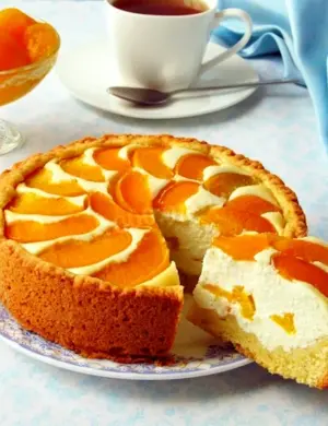 Пирог с творогом и персиками