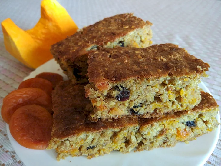 Пирог с тыквой и курагой