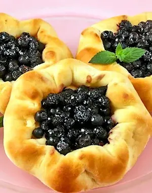 Пирожки с черникой