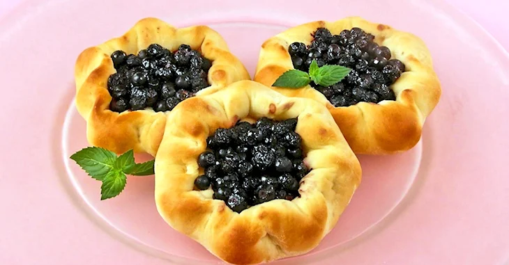 Пирожки с черникой