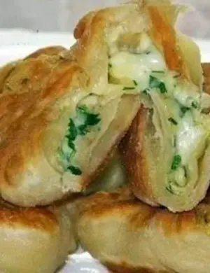 Пирожки с сыром и зеленью
