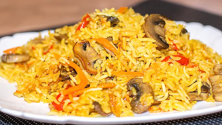 Плов с грибами шампиньонами