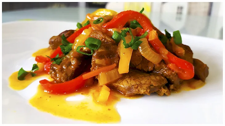 Пряная говядина с овощами